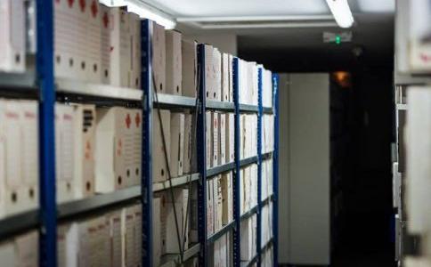 为什么传统人工档案管理收集档案困难？